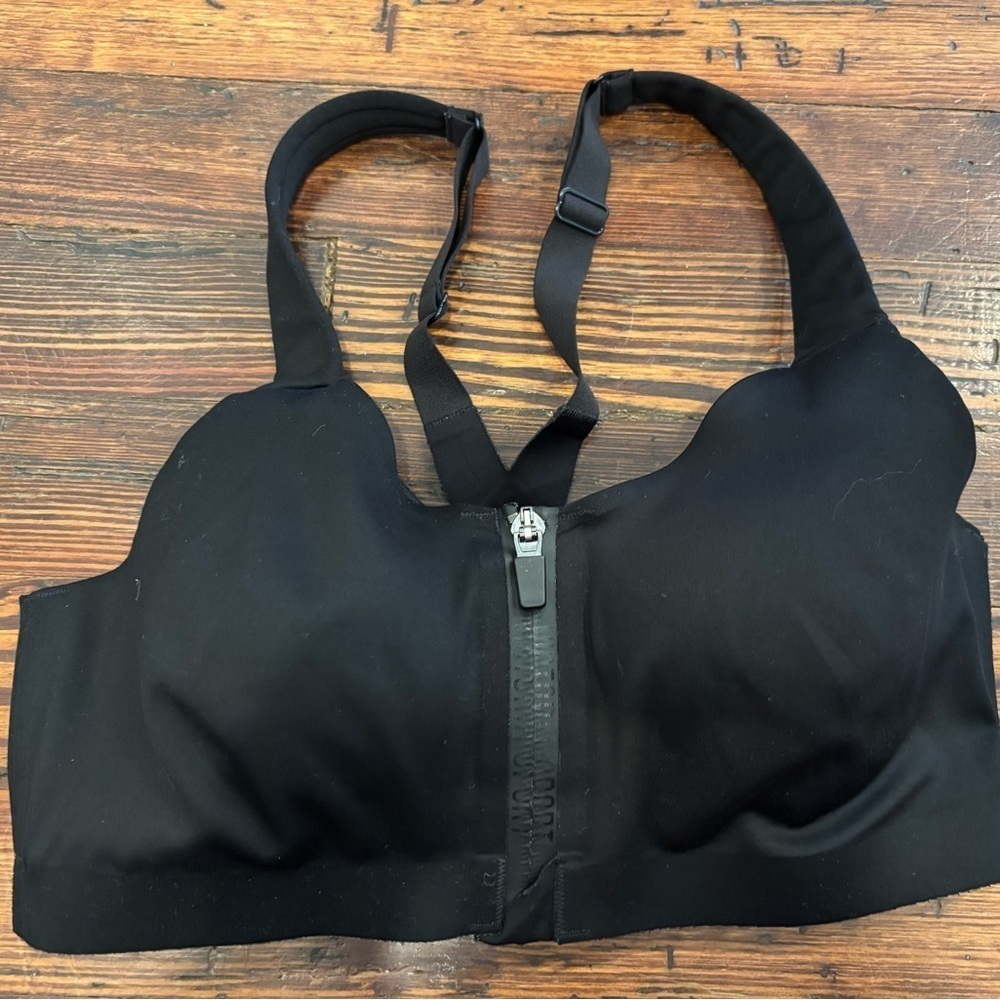 Victoria’s Secret Sport Incredible Knockout Ultra Max Front Close Zip Bra 32D